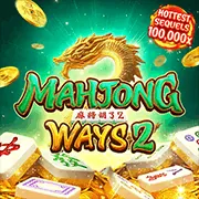 Người chơi ăn mừng chiến thắng jackpot máy đánh bạc tại MCW777